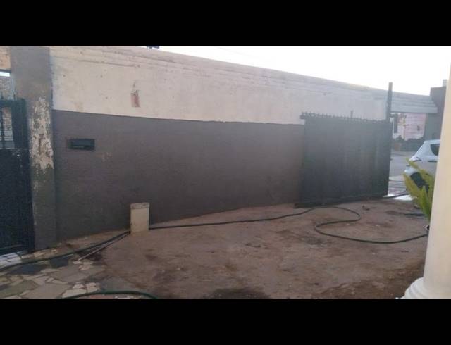 3 BEDROOM HOUSE FOR SALE IN NALEDI EXT 2